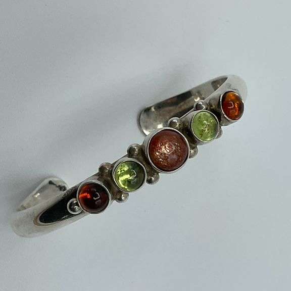 29.1g .925 Sterling Bangle 6-7"