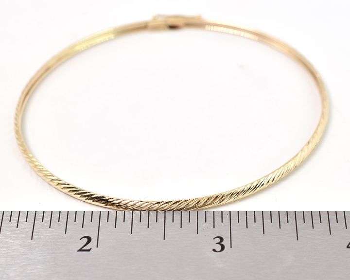 Simply Elegant 10K Yellow Gold Bangle Bracelet