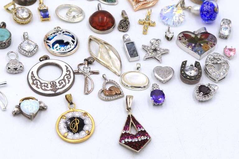 Group lot of Vintage 925 sterling silver charms and pendants