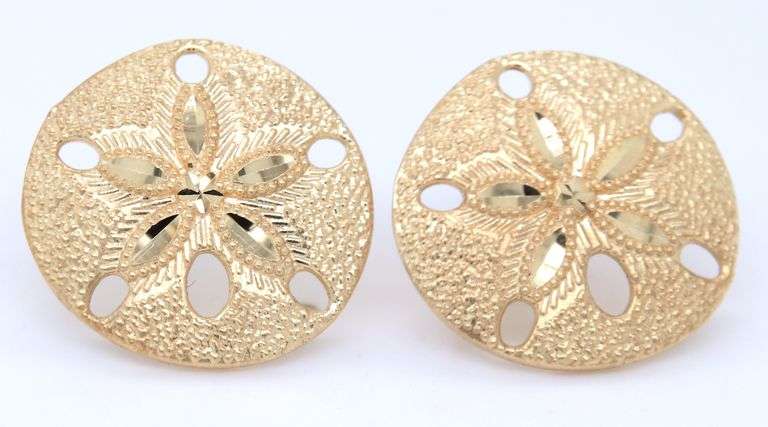14kt Yellow gold Sand dollar stud earrings