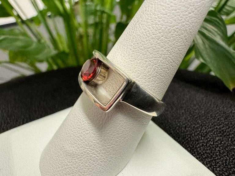 Sterling Silver Natural Garnet Gemstone Ring Size 8