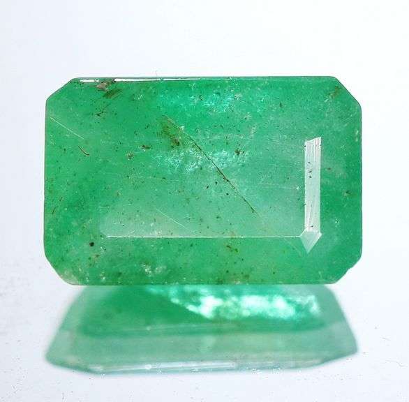 Outstanding 1.70ct top green Emerald
