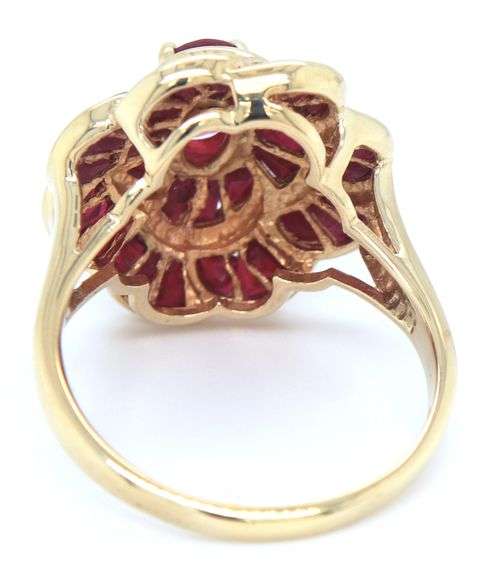 10kt Yellow gold Ruby cluster flower ring