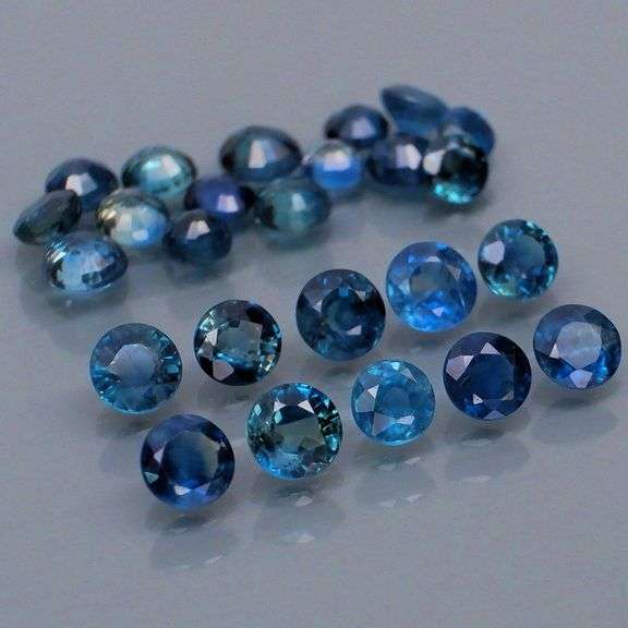 Heated only! 4.80ct blue sapphire set