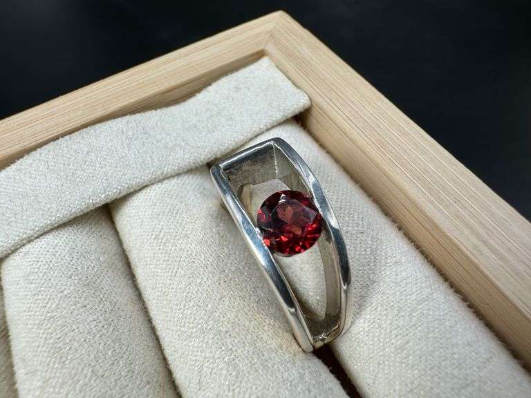 Sterling Silver Natural Garnet Gemstone Ring Size 8