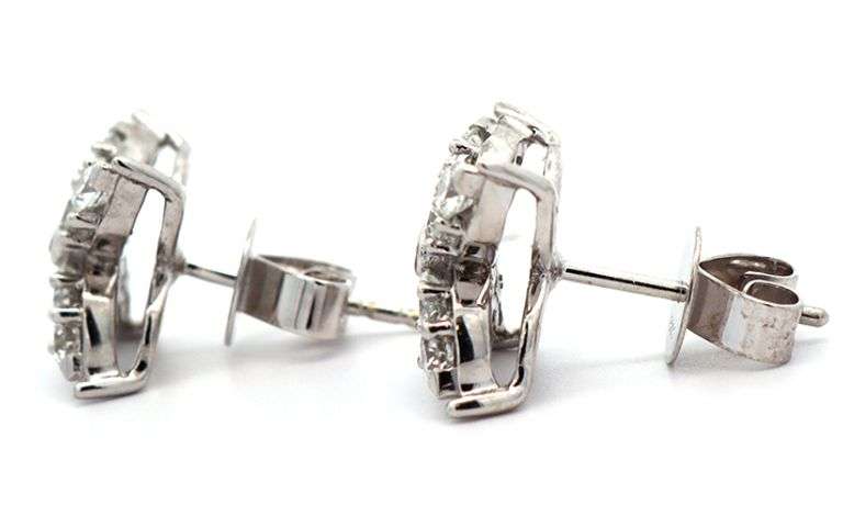 1.00ctw Round Diamond Cluster Flower Stud Earrings in 14K