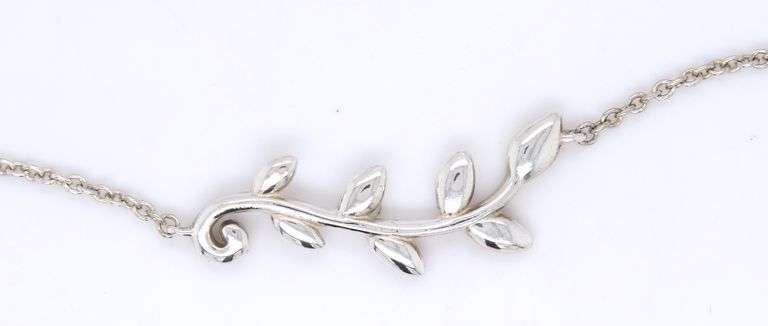 Tiffany & Co Olive leaf Vine bracelet in 925 sterling silver
