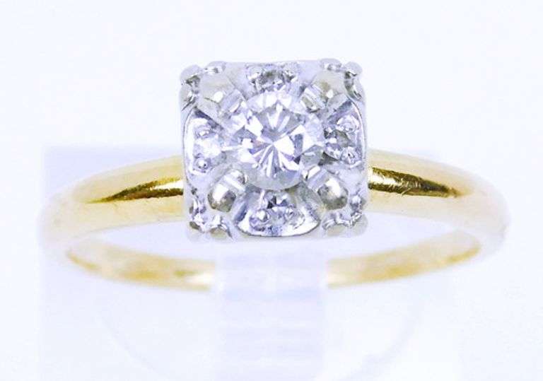 Classic Vintage 14K Diamond Solitaire Ring, Size 7