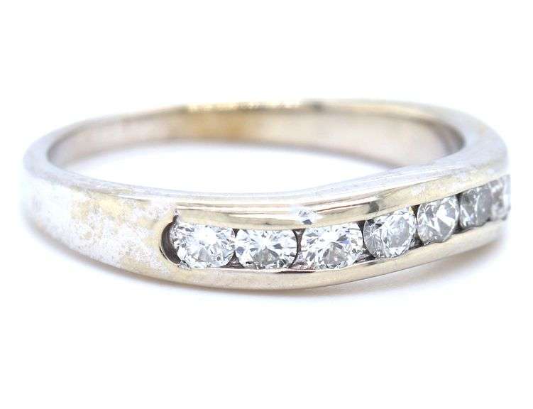 14kt White gold diamond band