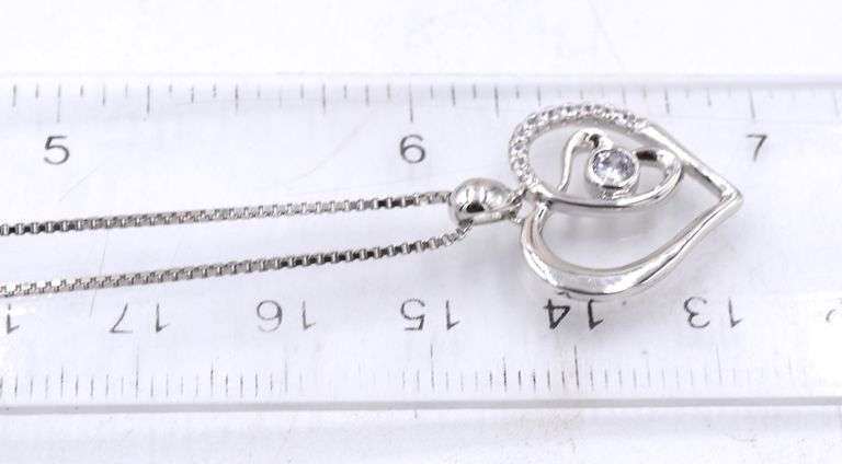 Group lot of Vintage 925 sterling silver necklaces