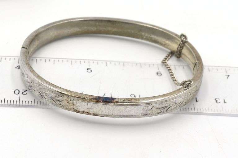 Lot of 2 Vintage 925 sterling silver bangles