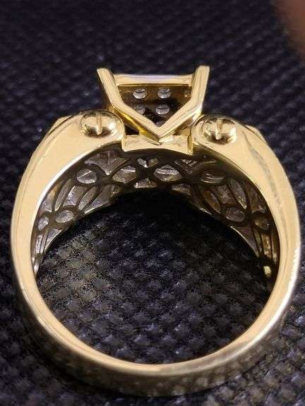 THE BRILLIANT SQUARE IN 14K YELLOW GOLD
