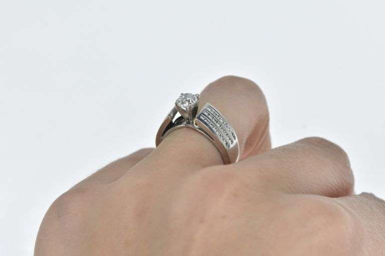 14K White Gold 1.27 Ctw Diamond Illusion Engagement Ring