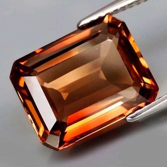 Classic cut and simply gorgeous 7.94ct eye clean Topaz