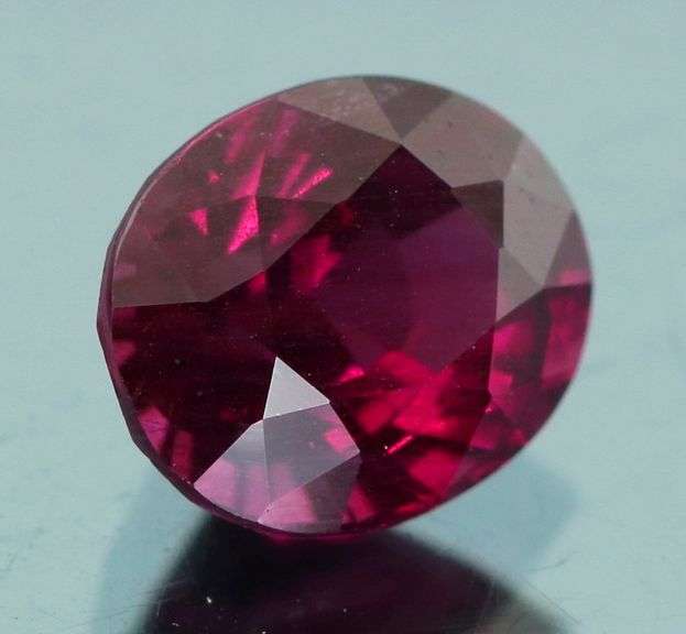 Amazing 2.06ct UNTREATED cherry red Rhodolite Garnet
