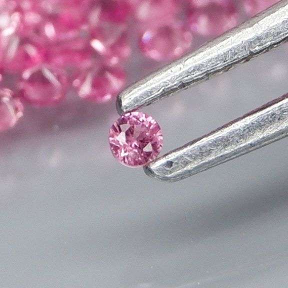 Marvelous 2.01ct pink Sapphire set