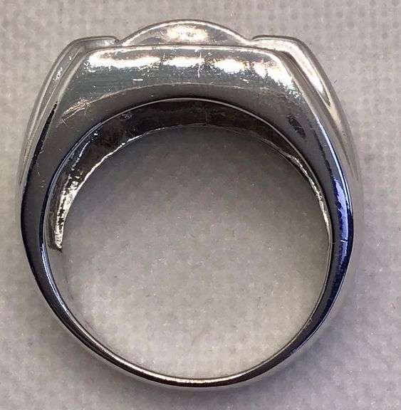 IMPRESSIVE 14K WHITE GOLD BAGUETTE AND PRINCESS CUT DIAMOND RING