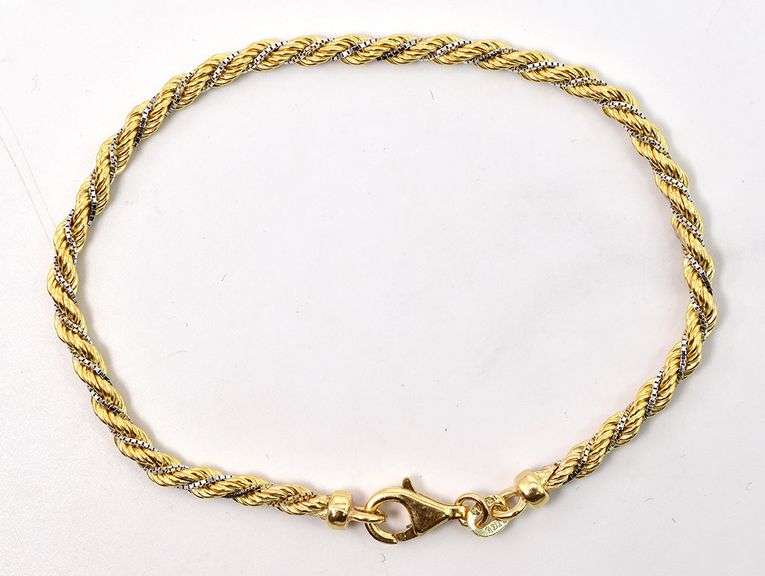 Charming 14K Yellow Gold Chain Link Bracelet