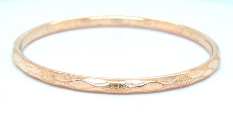 18kt Yellow gold diamond cut baby bangle