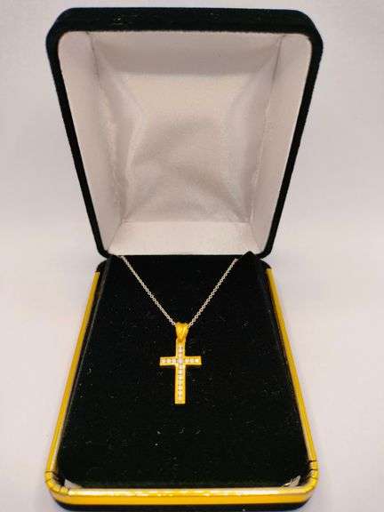 14K SOLID YELLOW GOLD DIAMOND STUDDED CROSS