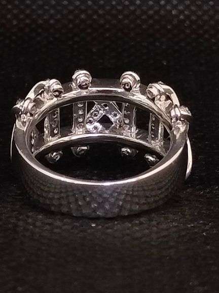A BEAUTIFUL COCKTAIL RING IN 14K WHITE GOLD WITH BRILLIANTS