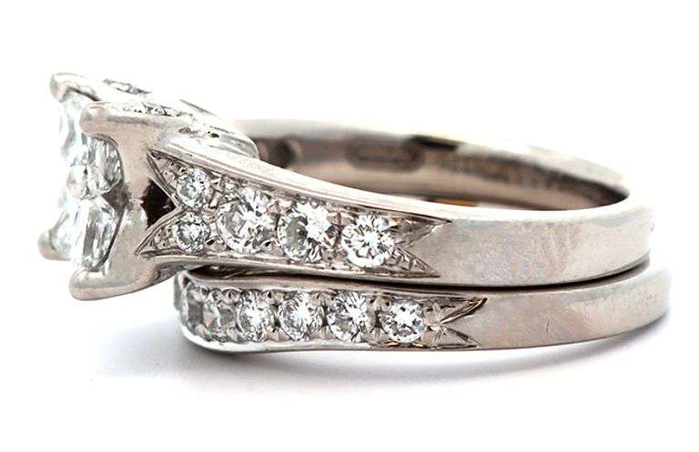 1.14ctw Nelson Calla and Round Diamond Straight Bridal Set in Platinum