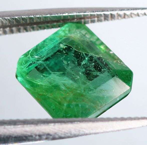Charming 1.68ct bright green Emerald