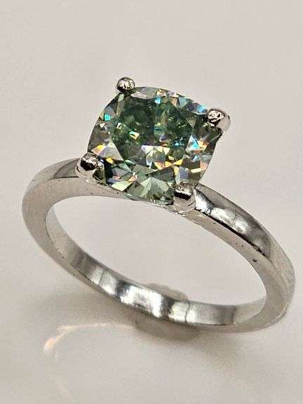 Sparkling 14 K White Gold Plate 3.25 Ct VVs1  Lab Simulated Diamond Ring