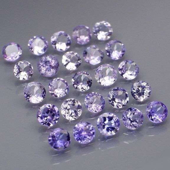 Glittering 4.39ct unheated Tanzanite set