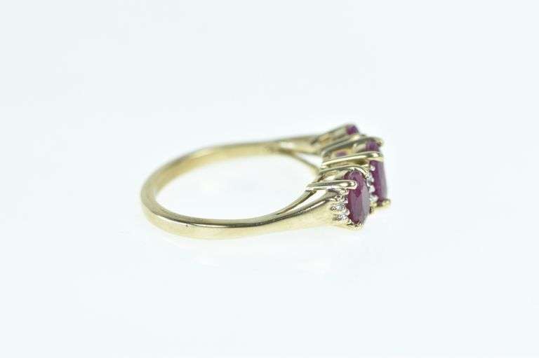 14K Yellow Gold Three Stone Oval Ruby Vintage Diamond Ring