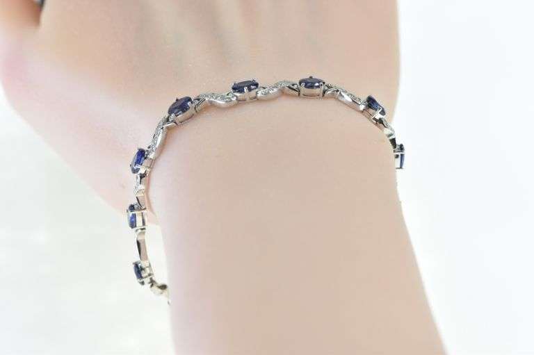 18K White Gold 7.52 Ctw Natural Sapphire Diamond Wavy Bracelet