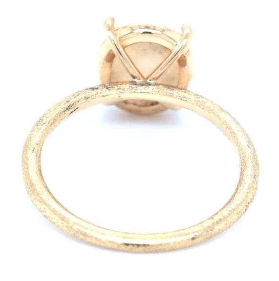 18kt Yellow gold oval Opal stone finish ring