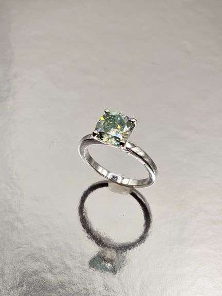 Sparkling 14 K White Gold Plate 3.25 Ct VVs1  Lab Simulated Diamond Ring