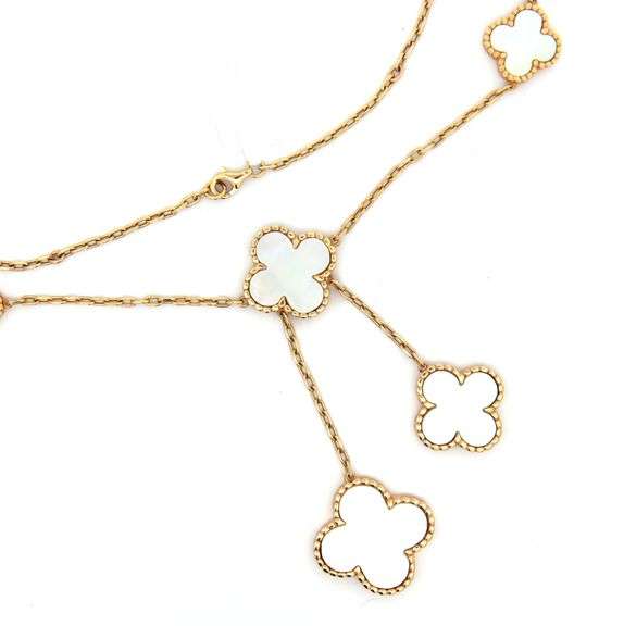 18kt Yellow gold mother of pearl clover necklace