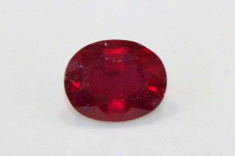 Elegant Natural Ruby - 4.00 cts.