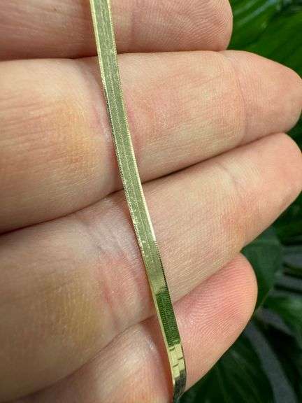 10k Yellow Gold 3mm Herringbone 8" Bracelet