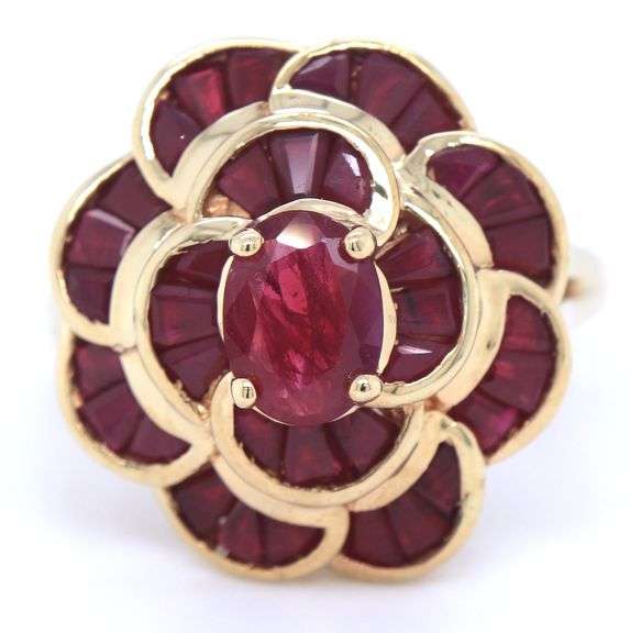 10kt Yellow gold Ruby cluster flower ring