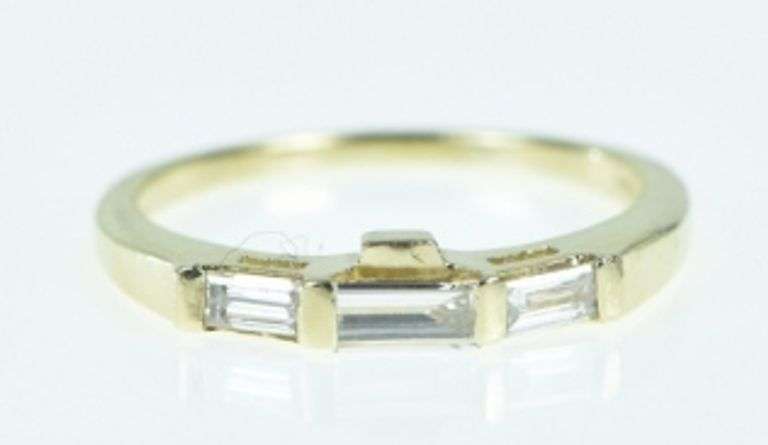 14K Yellow Gold 0.30 Ctw Baguette VS Diamond Band Ring