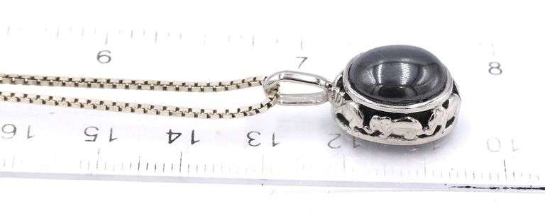925 Sterling silver pendant on Italian box chain necklace