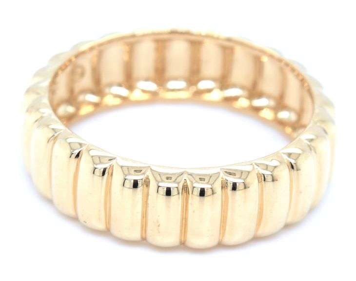 14kt Yellow gold Ribbed gold band