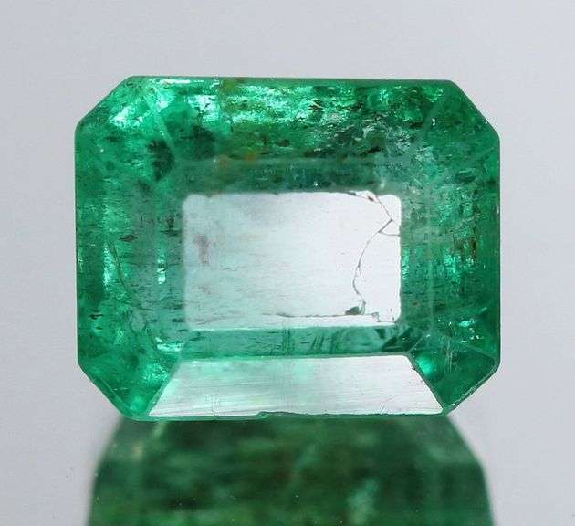 Bright green! 2.37ct Emerald