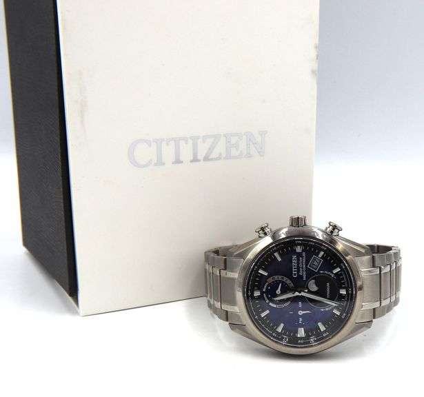 Citizen Automatic Timekeeping Super Titanium quartz watch