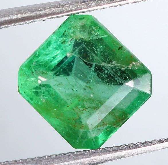 Charming 1.68ct bright green Emerald