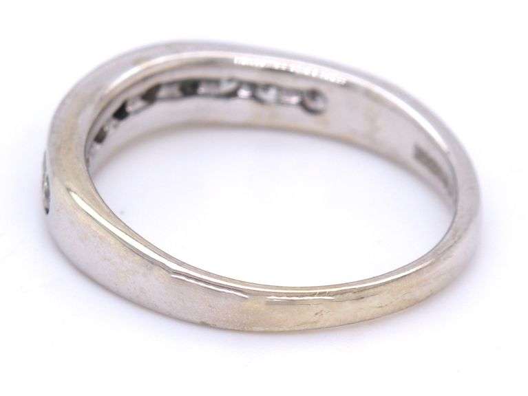 14kt White gold diamond band