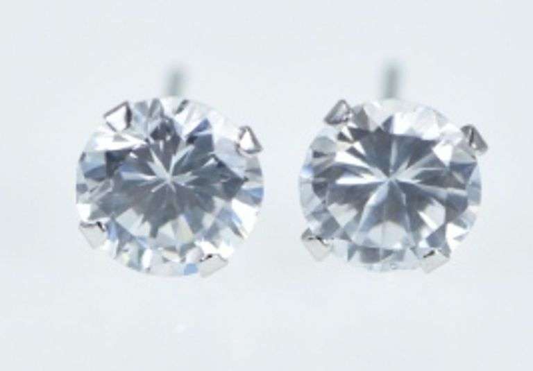 14K White Gold Solitaire Classic Vintage Stud Earrings