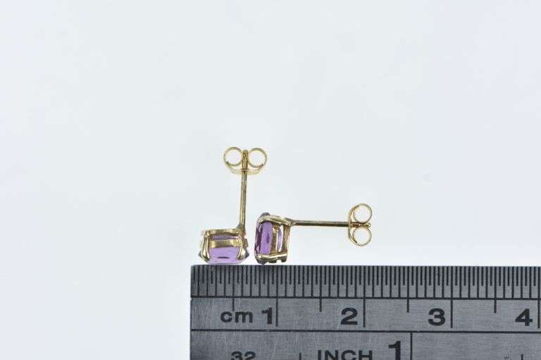 14K Yellow Gold Oval Amethyst Vintage Solitaire Stud Earrings