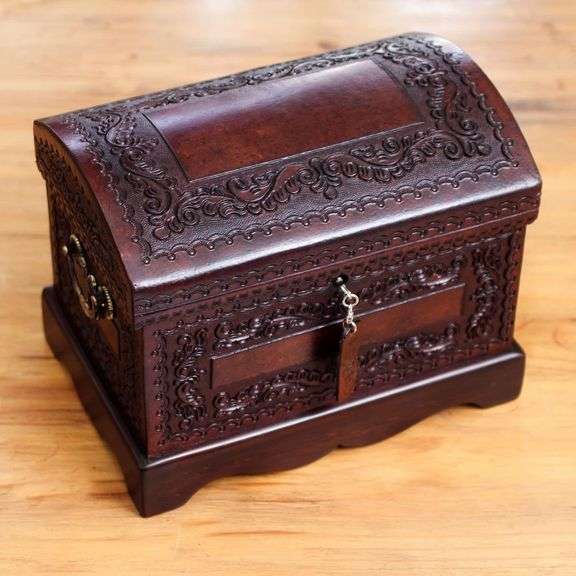 Peruvian Julio Sanchez Masterpiece Premium Jewelry Box