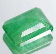 Nice green 2.33ct classic Colombian Emerald