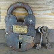 Vintage Alcatraz Padlock Cast Iron Prison Lock with Keys