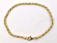 Charming 14K Yellow Gold Chain Link Bracelet